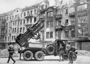 Гвардейский реактивный миномет БМ-31-12 в Берлине